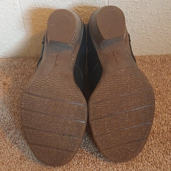 Clarks black leather lace up heeled ankle boots - Picture 4 of 5